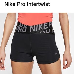 New Nike Pro Intertwist shorts
